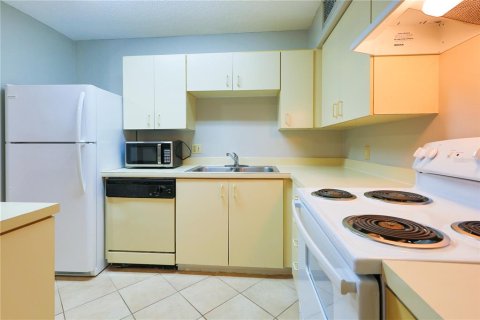 Condo in Altamonte Springs, Florida, 1 bedroom  № 1885358 - photo 6