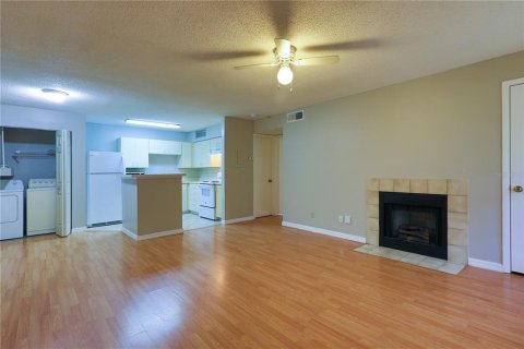 Condo in Altamonte Springs, Florida, 1 bedroom  № 1885358 - photo 2