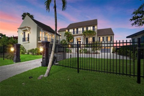 Villa ou maison à vendre à Sarasota, Floride: 5 chambres, 397.81 m2 № 2230157 - photo 8