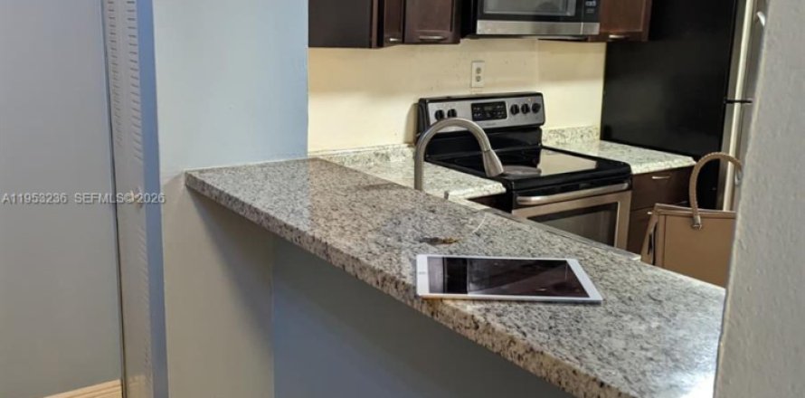 Кондоминиум с 2 спальнями в Майами, Флорида № 2009063