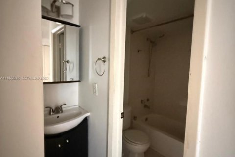 Снять в аренду кондоминиум в Майами, Флорида 2 спальни, 74.32м2, № 2009063 - фото 10