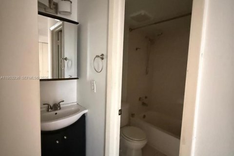 Снять в аренду кондоминиум в Майами, Флорида 2 спальни, 74.32м2, № 2009063 - фото 7