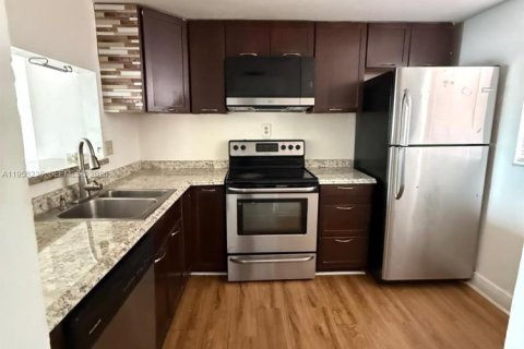 Снять в аренду кондоминиум в Майами, Флорида 2 спальни, 74.32м2, № 2009063 - фото 6