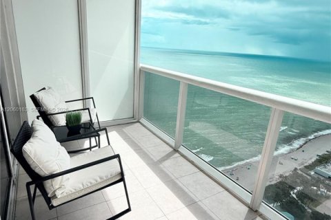 Copropriété à louer à Hallandale Beach, Floride: 1 chambre, 78.41 m2 № 2264637 - photo 5