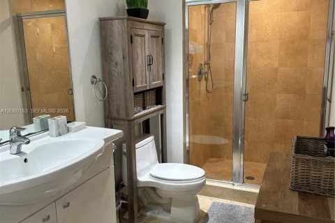 Copropriété à louer à Hallandale Beach, Floride: 1 chambre, 78.41 m2 № 2264637 - photo 3