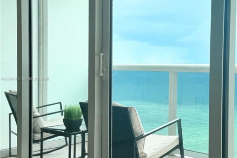 Copropriété à louer à Hallandale Beach, Floride: 1 chambre, 78.41 m2 № 2264637 - photo 6