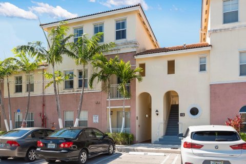 Copropriété à vendre à Miami, Floride: 2 chambres, 111.95 m2 № 1865688 - photo 2