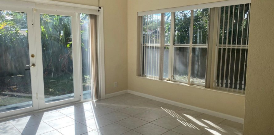 Casa en Pompano Beach, Florida 3 dormitorios, 134.8 m2 № 1159559