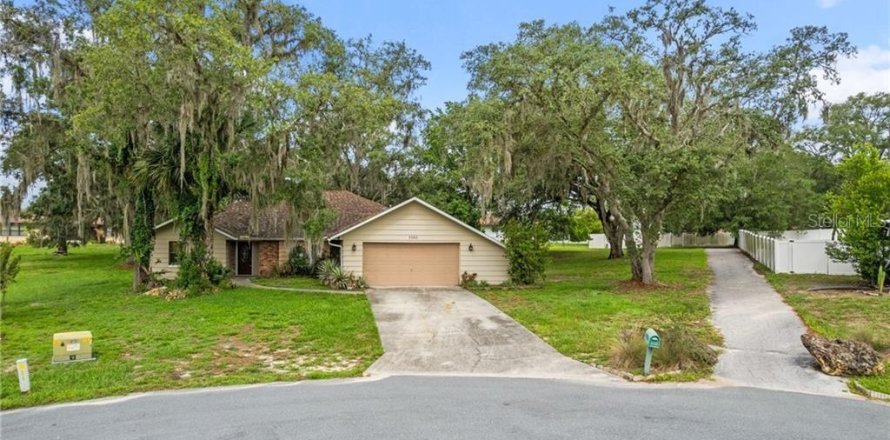 Villa ou maison à Inverness, Floride 2 chambres, 215.07 m2 № 2091789