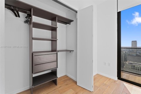 Снять в аренду кондоминиум в Майами, Флорида 3 спальни, 105.44м2, № 2040364 - фото 15