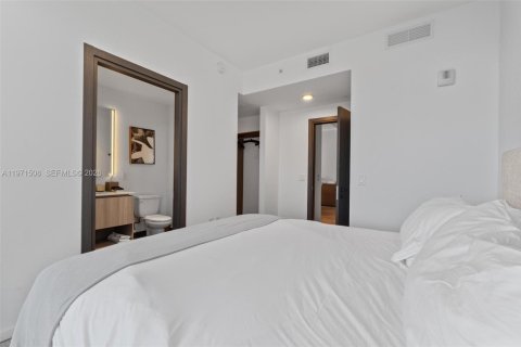 Снять в аренду кондоминиум в Майами, Флорида 3 спальни, 105.44м2, № 2040364 - фото 25