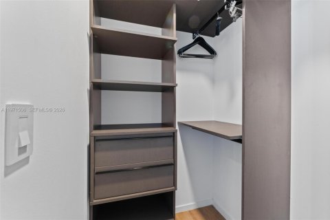 Снять в аренду кондоминиум в Майами, Флорида 3 спальни, 105.44м2, № 2040364 - фото 22