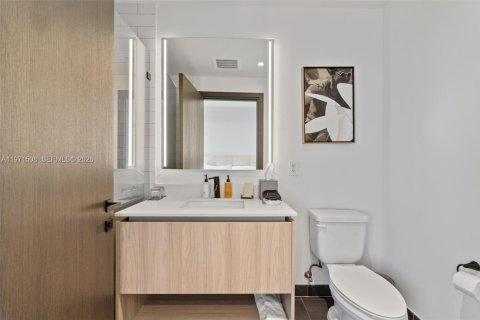 Снять в аренду кондоминиум в Майами, Флорида 3 спальни, 105.44м2, № 2040364 - фото 27