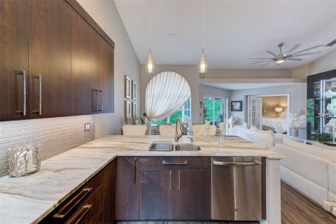 Condo in Oldsmar, Florida, 3 bedrooms № 2196298 - photo 10