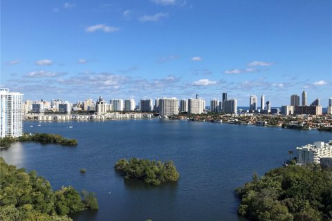 Condominio en venta en North Miami Beach, Florida, 2 dormitorios, 102.94 m2 № 2055395 - foto 10