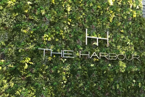 Condominio en North Miami Beach, Florida, 2 dormitorios  № 2055395