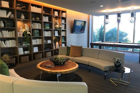 Condominio en venta en North Miami Beach, Florida, 2 dormitorios, 102.94 m2 № 2055395 - foto 19