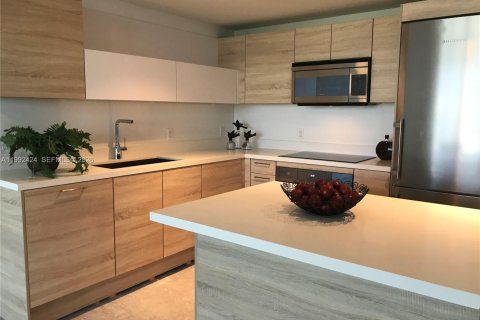 Condominio en venta en North Miami Beach, Florida, 2 dormitorios, 102.94 m2 № 2055395 - foto 5