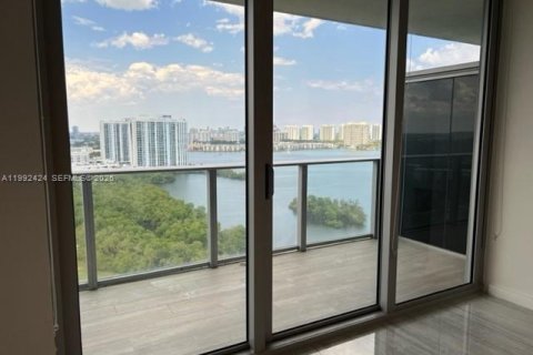 Condominio en venta en North Miami Beach, Florida, 2 dormitorios, 102.94 m2 № 2055395 - foto 7