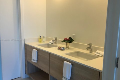 Condominio en venta en North Miami Beach, Florida, 2 dormitorios, 102.94 m2 № 2055395 - foto 8