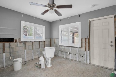 House in Saint Pete Beach, Florida 4 bedrooms, 168.8 sq.m. № 1543628 - photo 25