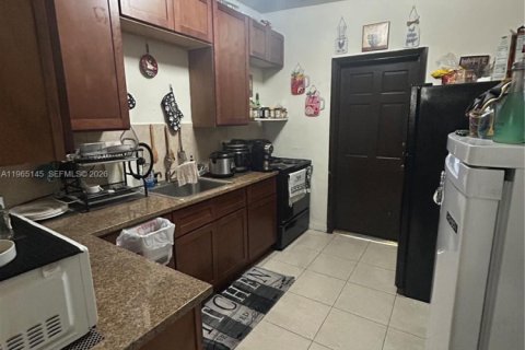 Купить виллу или дом в Норт-Майами, Флорида 2 спальни, 66.89м2, № 2026480 - фото 8