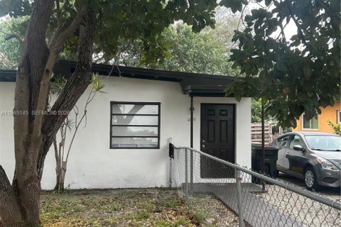 Купить виллу или дом в Норт-Майами, Флорида 2 спальни, 66.89м2, № 2026480 - фото 2