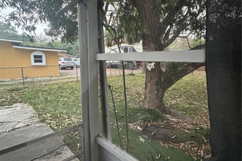 Купить виллу или дом в Норт-Майами, Флорида 2 спальни, 66.89м2, № 2026480 - фото 28