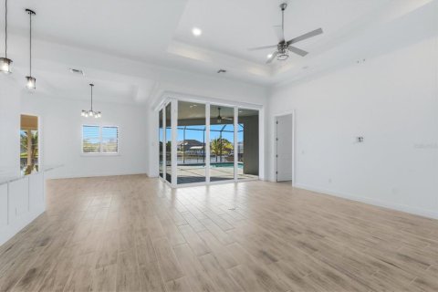 Villa ou maison à vendre à Port Charlotte, Floride: 3 chambres, 225.01 m2 № 2234591 - photo 8