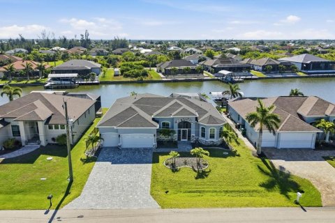 House in Port Charlotte, Florida 3 bedrooms, 225.01 sq.m. № 2234591