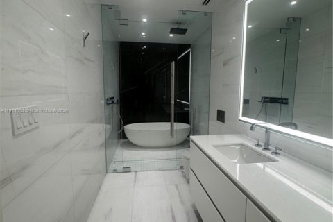 Купить кондоминиум в Майами, Флорида 2 спальни, 111.76м2, № 1969868 - фото 27