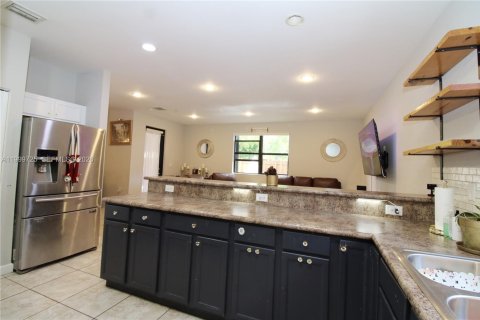 House in Homestead, Florida 4 bedrooms, 280.75 sq.m. № 2256377 - photo 27