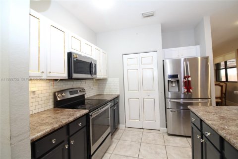 House in Homestead, Florida 4 bedrooms, 280.75 sq.m. № 2256377 - photo 28