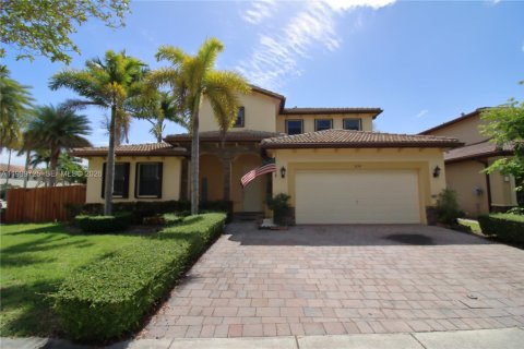 House in Homestead, Florida 4 bedrooms, 280.75 sq.m. № 2256377 - photo 9