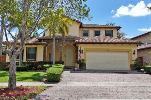 House in Homestead, Florida 4 bedrooms, 280.75 sq.m. № 2256377 - photo 6