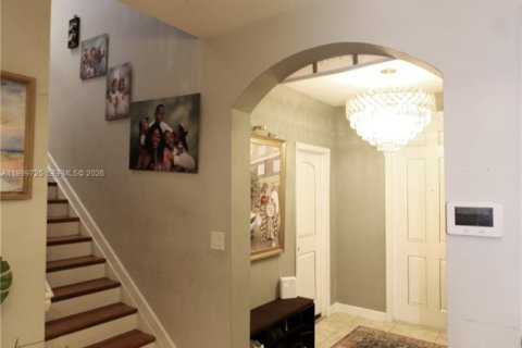 House in Homestead, Florida 4 bedrooms, 280.75 sq.m. № 2256377 - photo 14