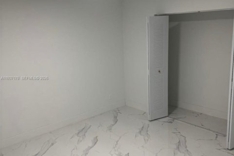 Apartamento en alquiler en Fort Lauderdale, Florida, 1 dormitorio, 160.91 m2 № 1995081 - foto 5