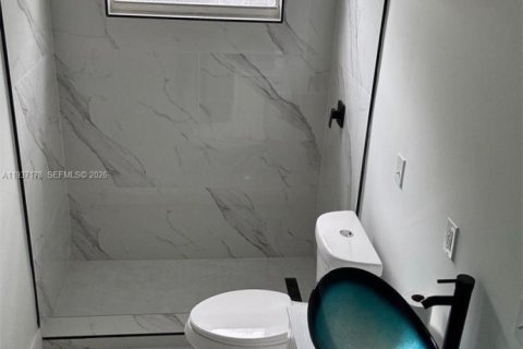 Apartamento en alquiler en Fort Lauderdale, Florida, 1 dormitorio, 160.91 m2 № 1995081 - foto 4