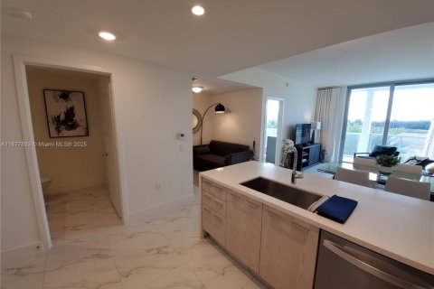 Condo in Sunrise, Florida, 1 bedroom № 1959753 - photo 6