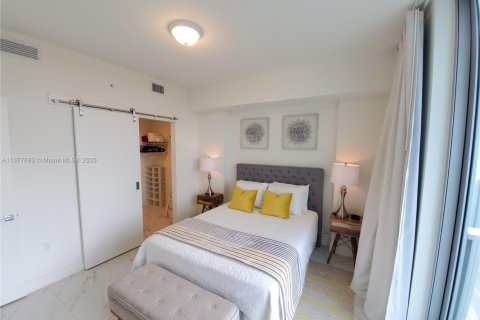 Condo in Sunrise, Florida, 1 bedroom № 1959753 - photo 21