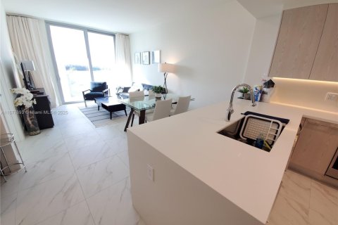 Condo in Sunrise, Florida, 1 bedroom № 1959753 - photo 11