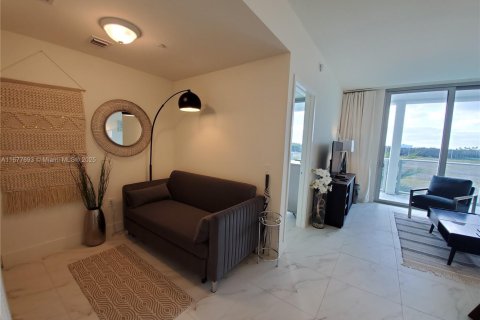 Condo in Sunrise, Florida, 1 bedroom № 1959753 - photo 16