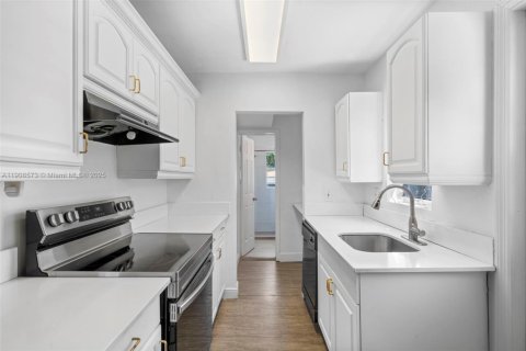 Villa ou maison à vendre à Dania Beach, Floride: 3 chambres, 135.64 m2 № 1964174 - photo 10