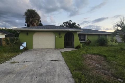 Villa ou maison à Port Charlotte, Floride 2 chambres, 101.45 m2 № 2125711