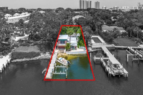 Commercial property in North Palm Beach, Florida № 2260327 - photo 3