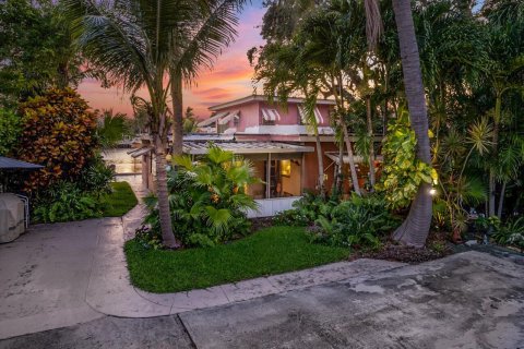 Commercial property in North Palm Beach, Florida № 2260327 - photo 8