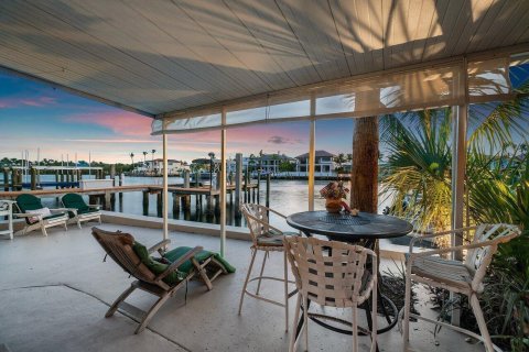 Commercial property in North Palm Beach, Florida № 2260327 - photo 10