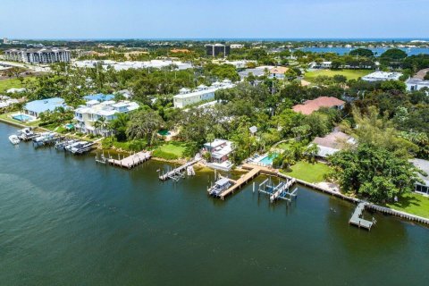 Commercial property in North Palm Beach, Florida № 2260327 - photo 18