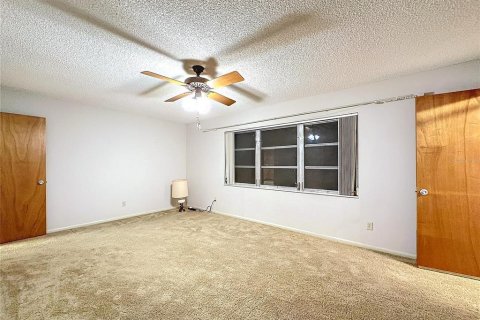 House in Haines City, Florida 3 bedrooms, 151.62 sq.m. № 1902533 - photo 6