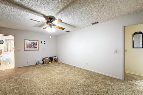 House in Haines City, Florida 3 bedrooms, 151.62 sq.m. № 1902533 - photo 7
